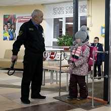 охрана (обеспечение безопасности) объектов физическая (постовая)