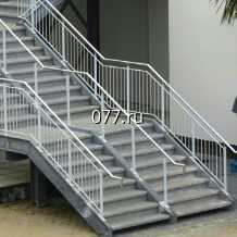 перила (ограждение лестничное, элемент лестницы)-установка (монтаж) деревянные