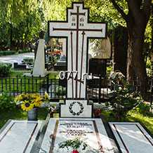 памятник надгробный (ритуальный, надгробие, плита могильная) из натурального гранита (Карелия)