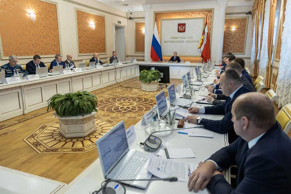 На еженедельном оперативном совещании под руководством первого заместителя Губернатора Сергея Трухачева министр сельского хозяйства Валерий Мелещенко представил итоги уборочной кампании и планы на 2026 год