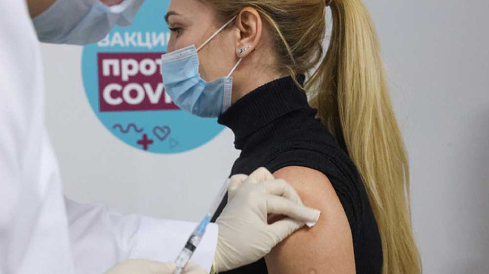 Воронежцы продолжают активно прививаться от коронавируса 