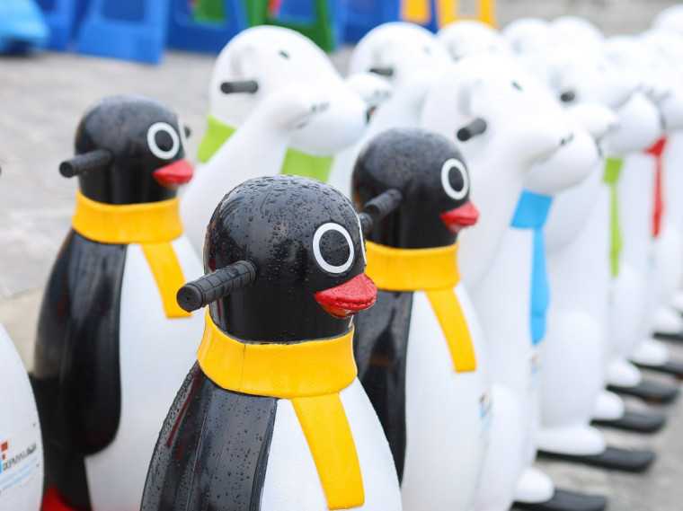 Воронеж готовится к новогодним праздникам, и Адмиралтейская площадь уже преображается к торжествам