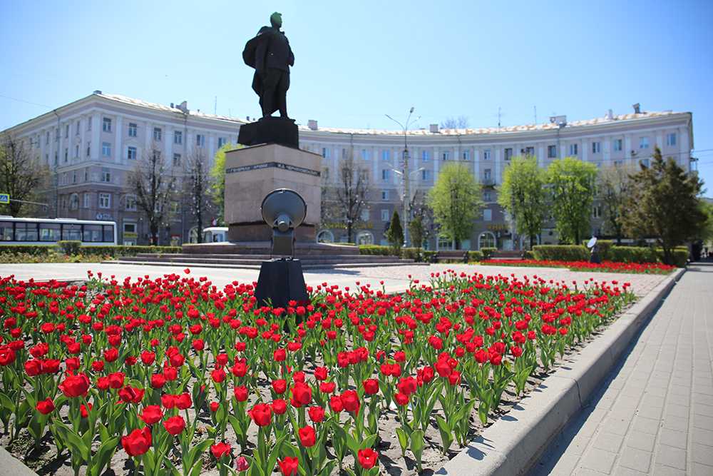 В Воронеже ищут подрядчика для реставрации памятника Черняховскому