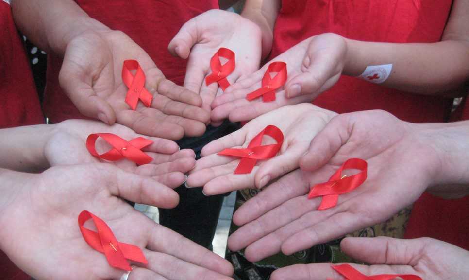 В третье воскресенье мая Россия присоединится к международному Дню памяти умерших от СПИДа