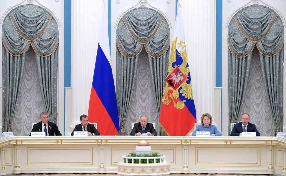 Президент России Владимир Путин поручил устранить правовые долги, мешающие реализации нацпроектов