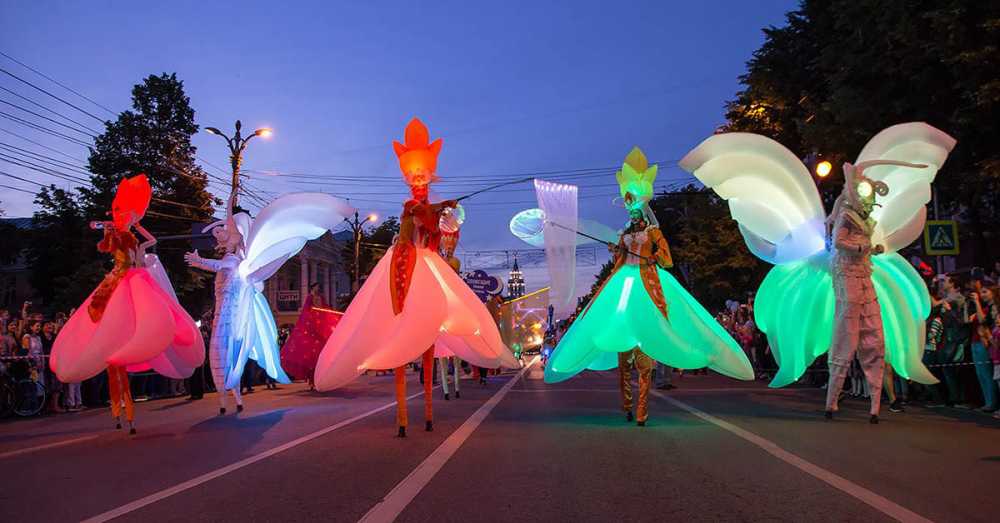 Уличный парад в рамках XIII Международного Платоновского фестиваля искусств в 2024 году состоится на Петровской набережной в городе Воронеже