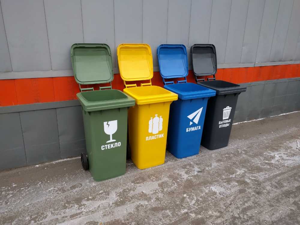 Воронежцев призвали пользоваться урнами для раздельного сбора мусора