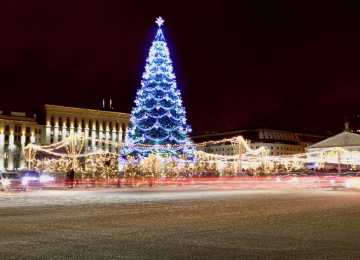 Главную площадь Воронежа подготовили к празднованию Нового года 