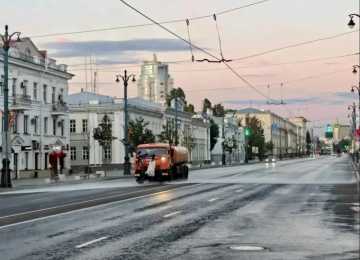 Уборка городских территорий продолжается в Воронеже