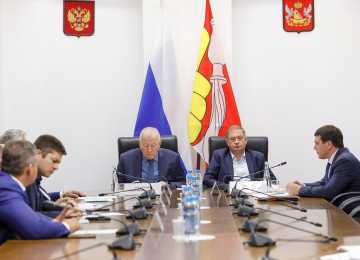 Ход реализации национального проекта «Безопасные качественные дороги» обсудили в Воронежской областной Думе