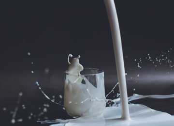 Воронежцев предупреждают о продаже молока несуществующих производителей 