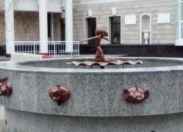 В Воронеже после реконструкции заработал фонтан «Дюймовочка»