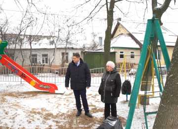 В Воронеже привели в порядок еще одну детскую площадку 